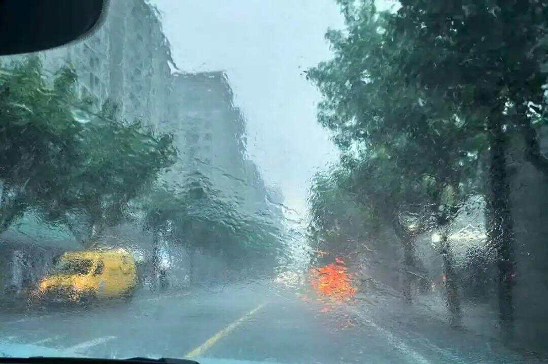 体感闷热！广东8月雷雨开篇，3日起雨水趋明显｜温度记-第2张图片
