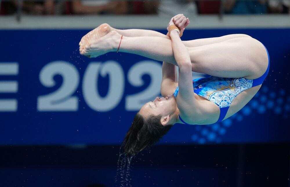 “梦之队”第九金！陈艺文、陈佳包揽世锦赛女子3米跳板金银牌-第1张图片