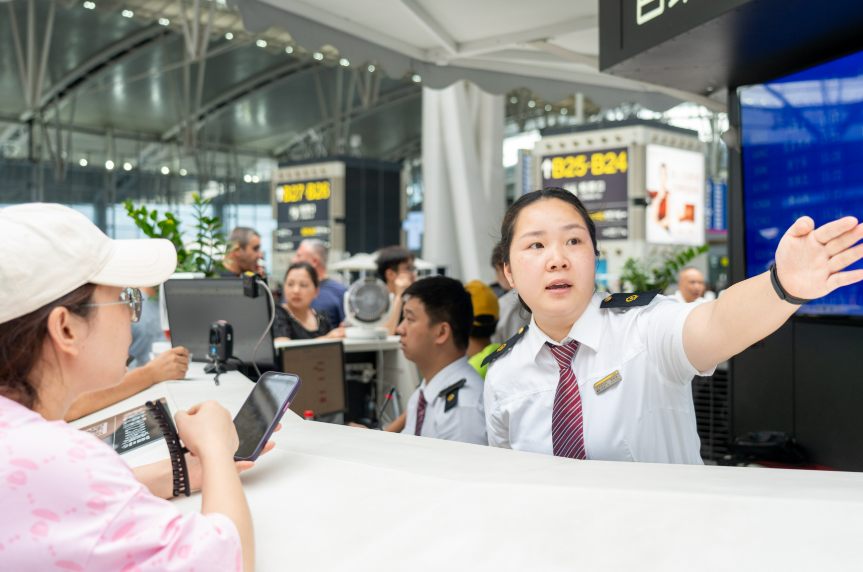 暑运过半，国铁广州局发送旅客超6000万人次-第2张图片