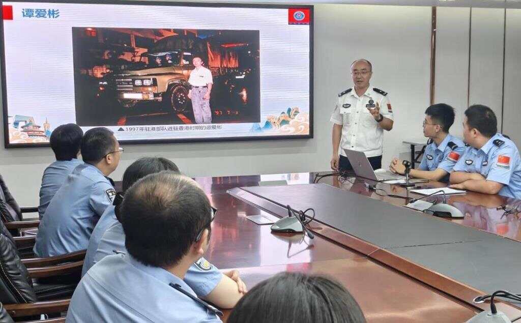 三代民警的军旅故事：“这辈子最骄傲的，就是穿过军装！”-第2张图片