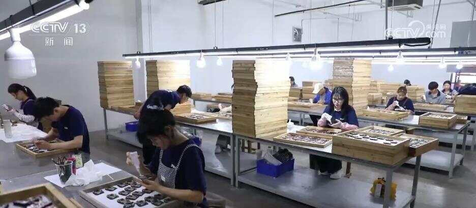 义乌冰箱贴成爆款，工厂忙到停不下来-第1张图片