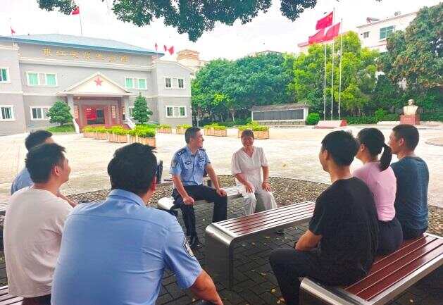 百年榕树下，一场特殊的党课开讲了-第1张图片