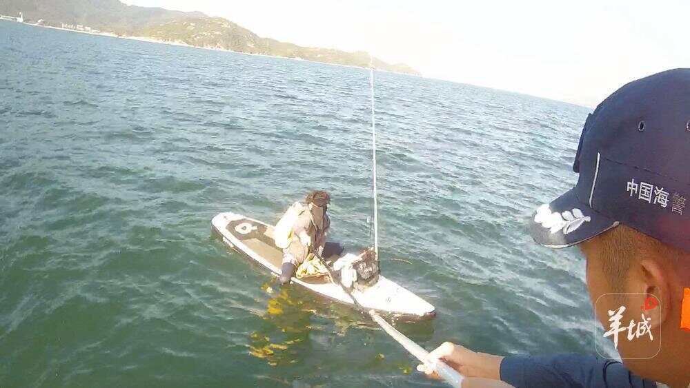 孤舟海钓遇险，深圳海警驰援！出海游玩一定要记住这个电话→-第1张图片
