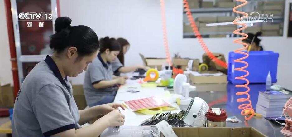 义乌冰箱贴成爆款，工厂忙到停不下来-第2张图片