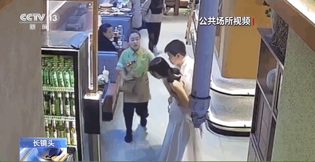 “妈妈，我能救她！”女子被呛致无法呼吸，11岁女孩“教科书式”急救-第1张图片