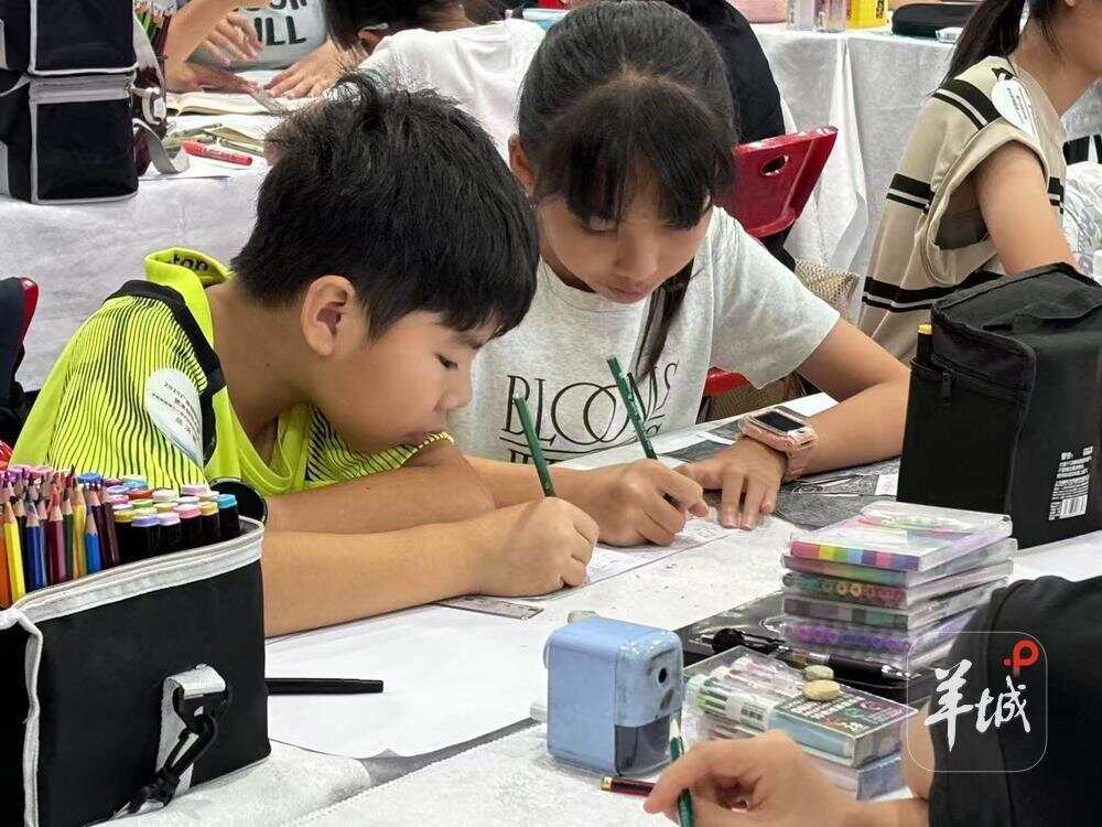 “明年还要来！”南国书香节的这场手抄报赛事何以圈粉亲子、师生？-第3张图片