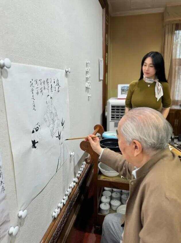 范曾女儿回应父亲被迫离家：徐萌将书画古董运走-第2张图片