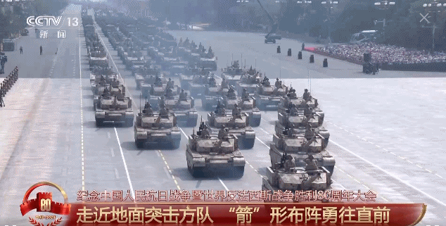 新一代装甲装备100坦克、100支援战车亮相，配备可视化头盔！-第1张图片