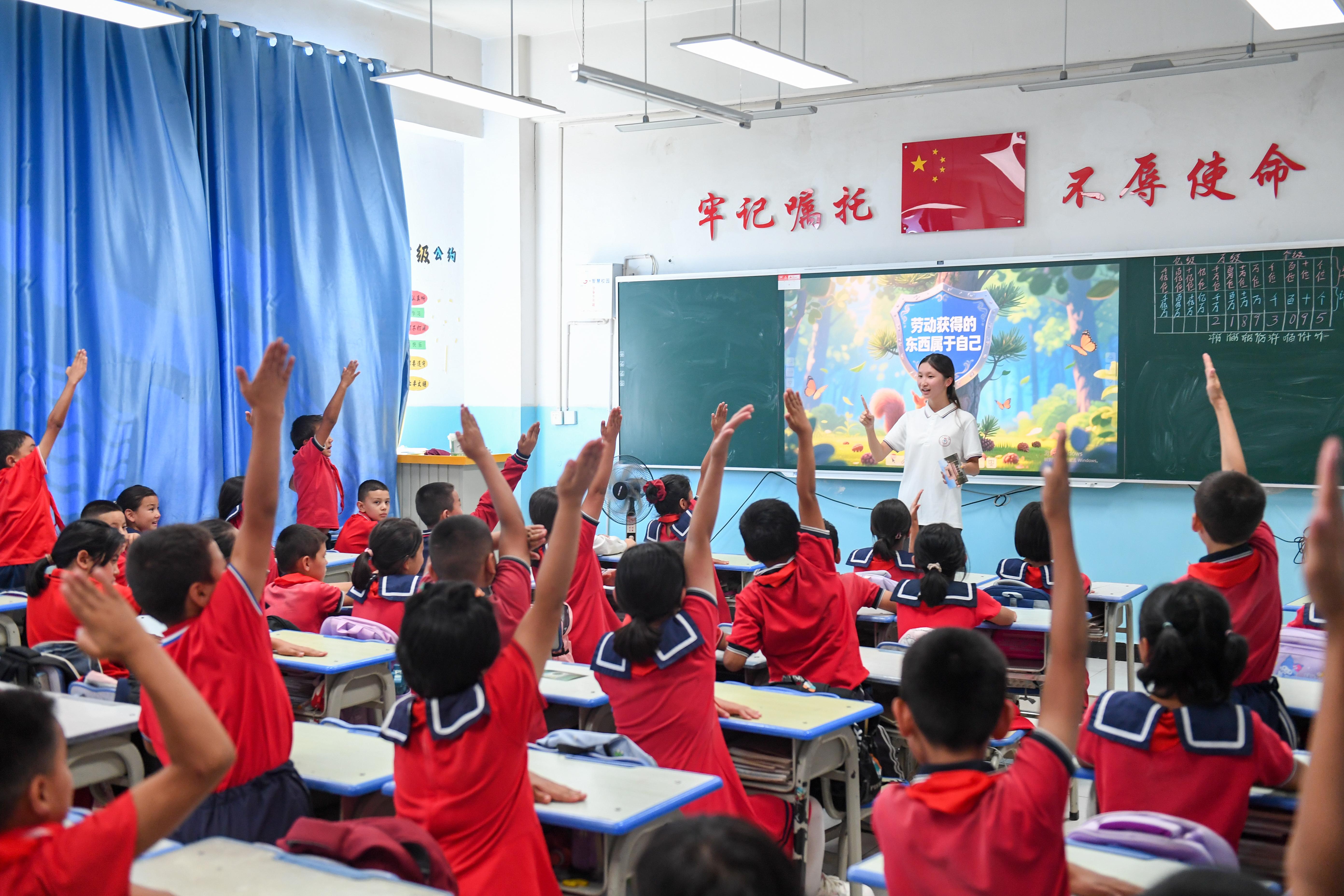 跨越山海送服务！广东大学生赴疆青春实践暖人心